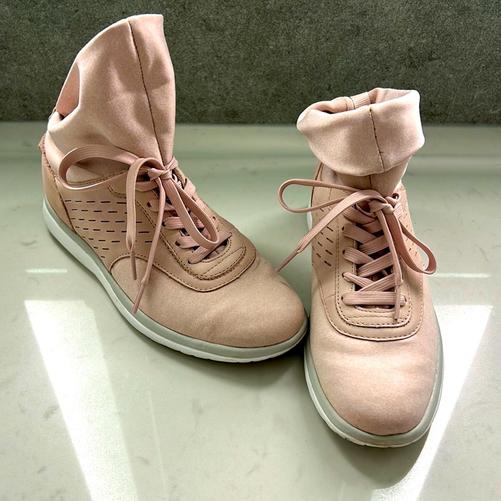 UGG pink sneakers size 6.5. Worn twice